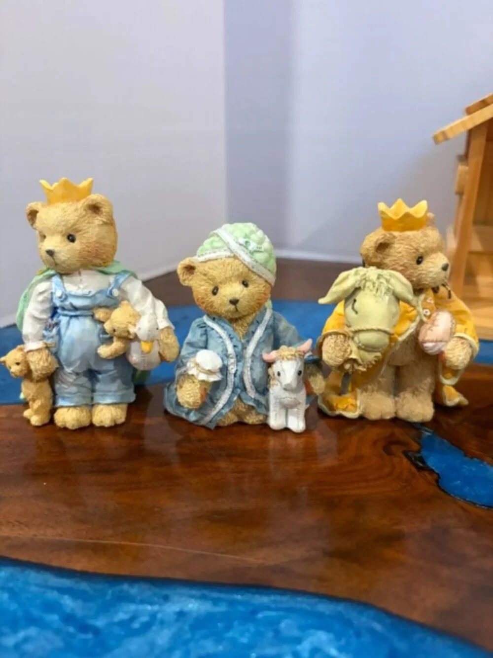 Cherished Teddies 11 Piece Nativity Set with Creche